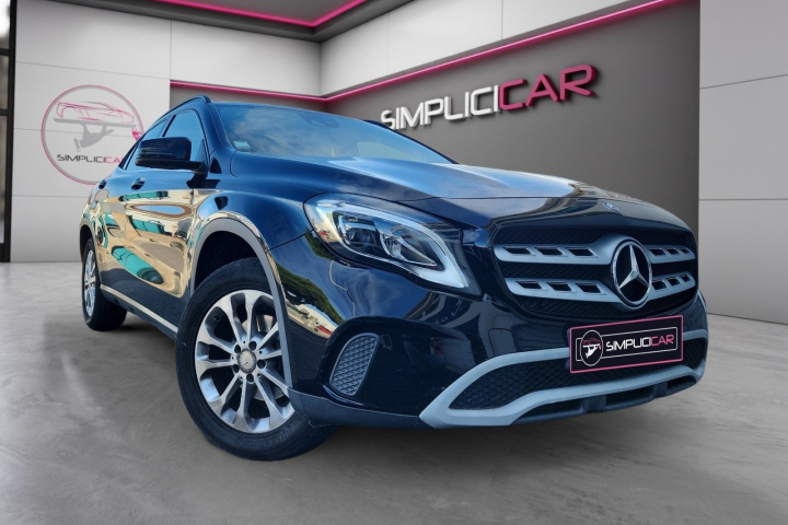 MERCEDES GLA