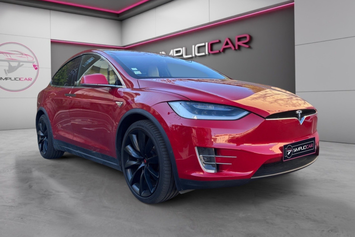 TESLA MODEL X