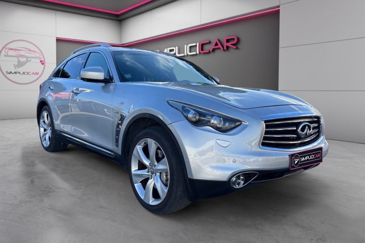 INFINITI QX70