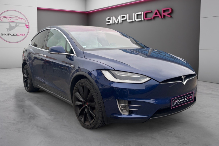 TESLA MODEL X