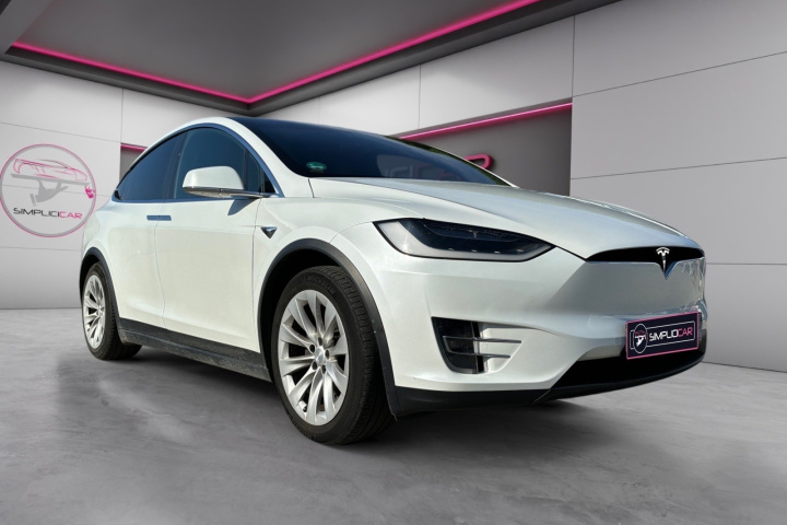 TESLA MODEL X