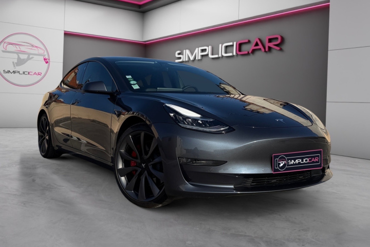 TESLA MODEL 3