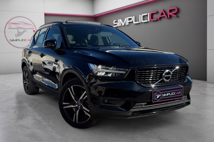 VOLVO XC40